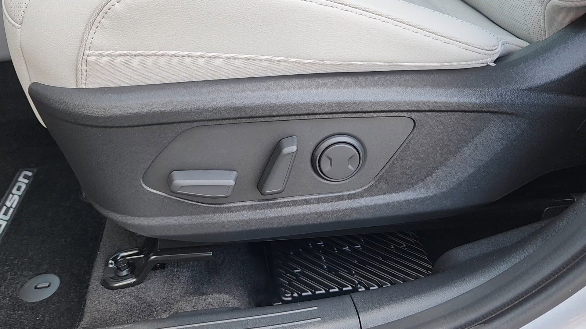 New 2026 Hyundai Tucson Limited AWD/4WD image 8