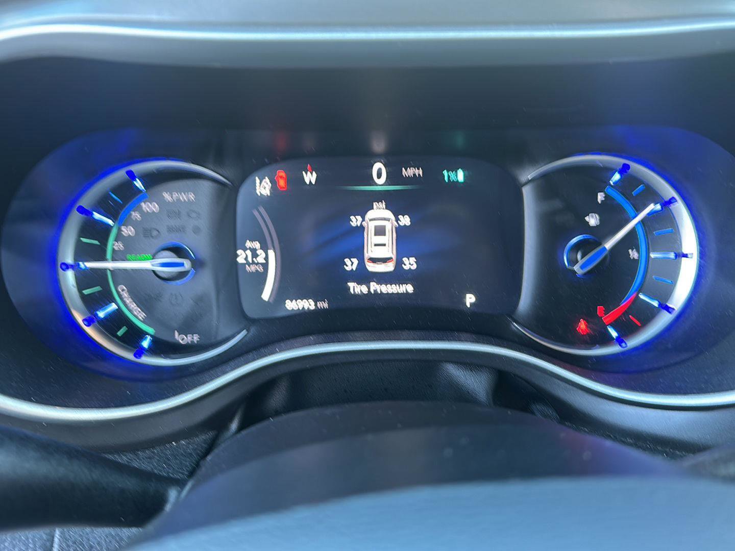 Used 2022 Chrysler Pacifica Touring-L image 33