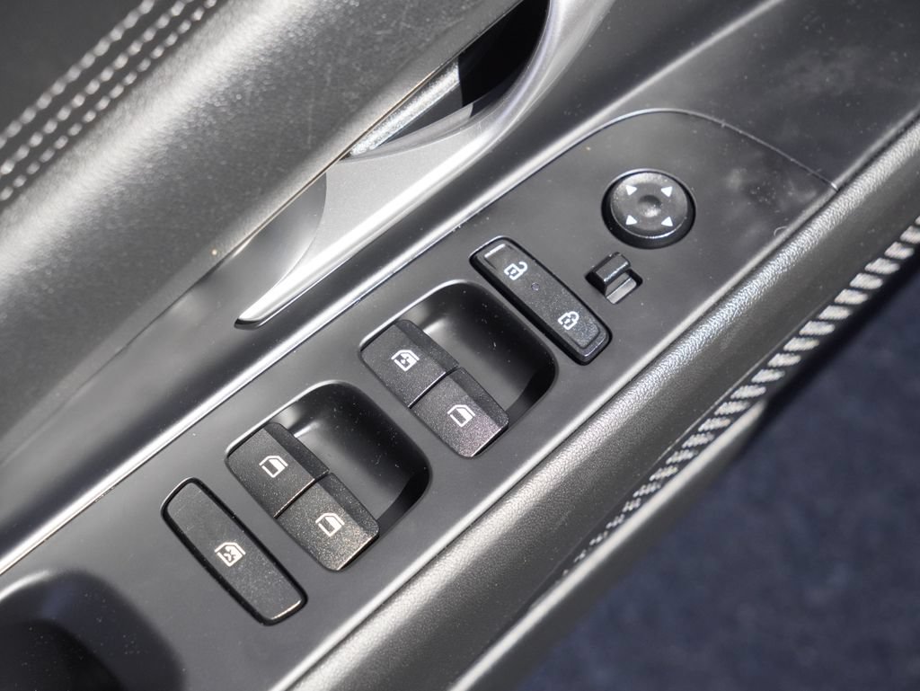 Used 2024 Hyundai Elantra Limited FWD image 12