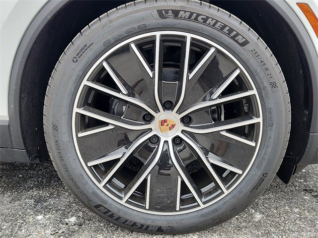 New 2025 Porsche Macan 4 Electric image 11