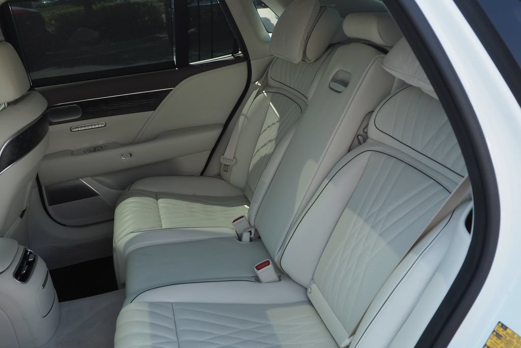 Used 2023 Genesis G90 3.5T AWD/4WD image 17