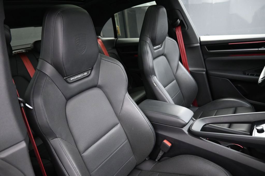 Certified 2025 Porsche Macan 4S Electric AWD/4WD image 28