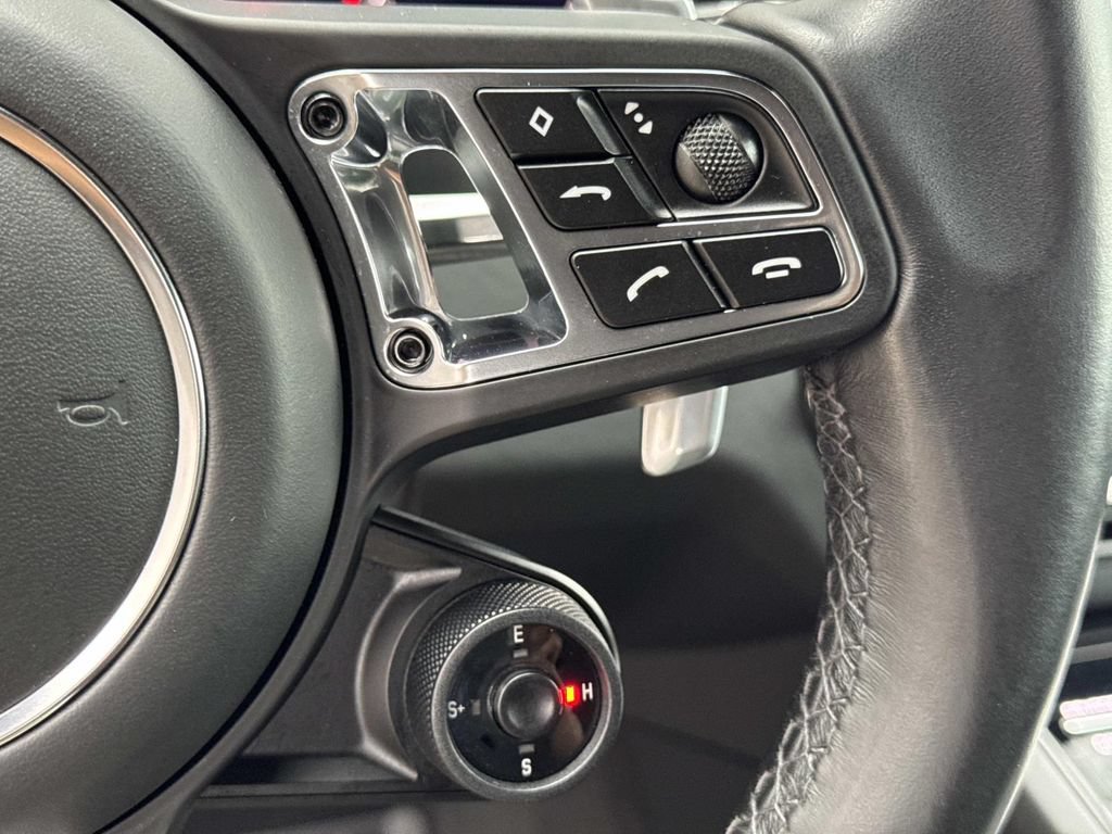 Used 2022 Porsche Cayenne Turbo S AWD/4WD image 30