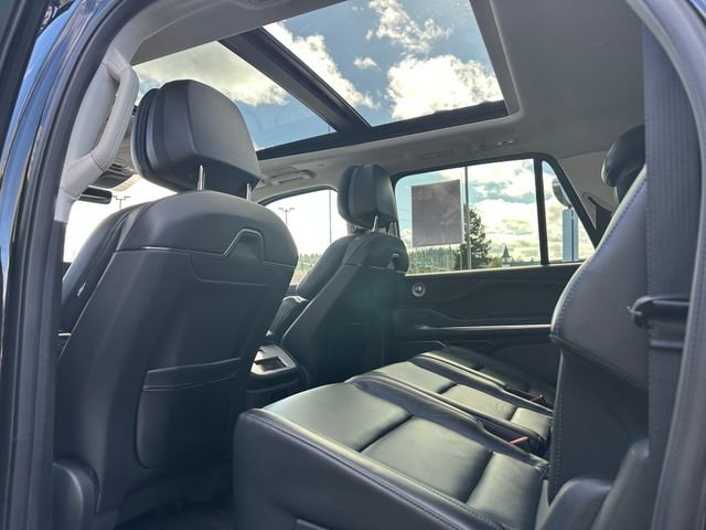 Used 2025 Lincoln Navigator L Reserve AWD/4WD image 12