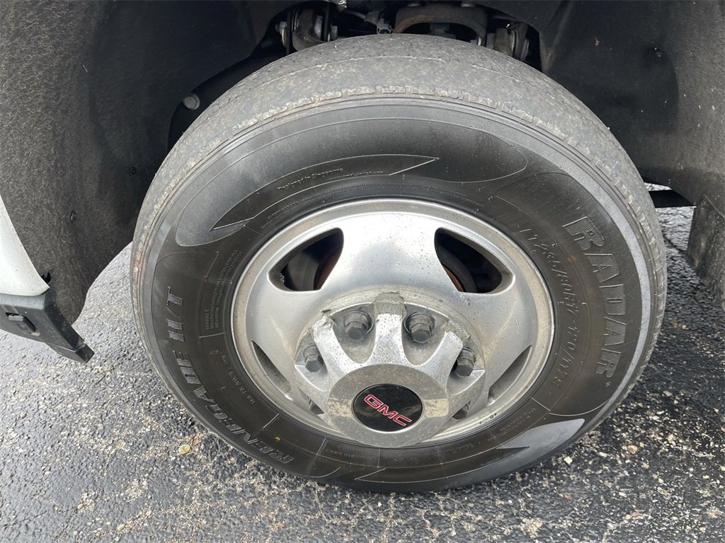 Used 2022 GMC Sierra 3500 Denali image 2