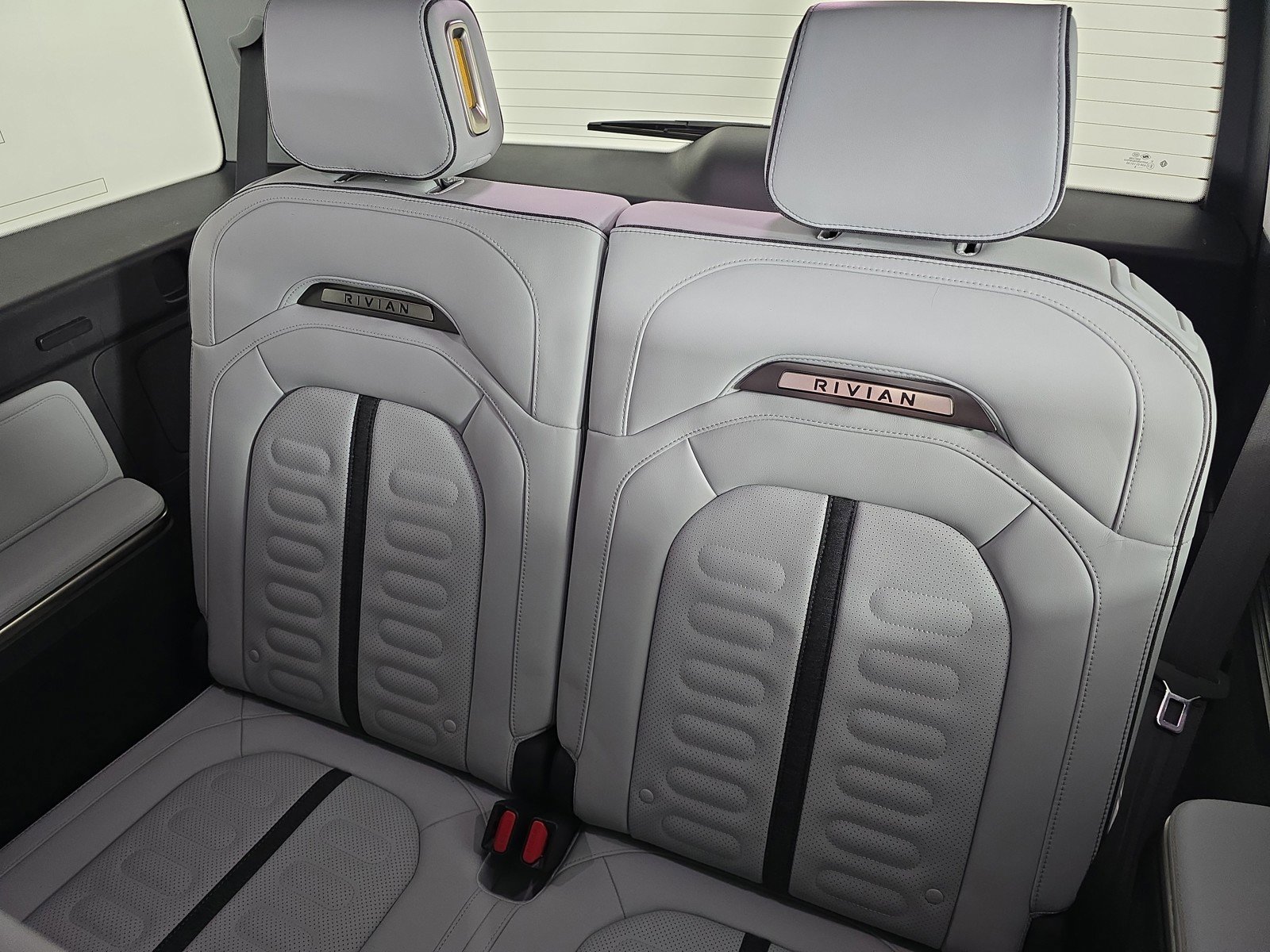 Used 2023 Rivian R1S Adventure image 22