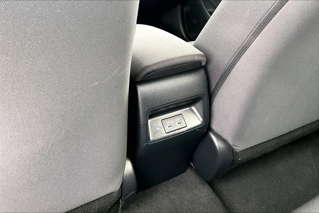 Used 2024 Toyota Corolla LE image 29