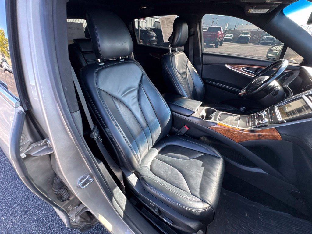 Used 2017 Lincoln MKX Select w/ Select Plus Package AWD/4WD image 25