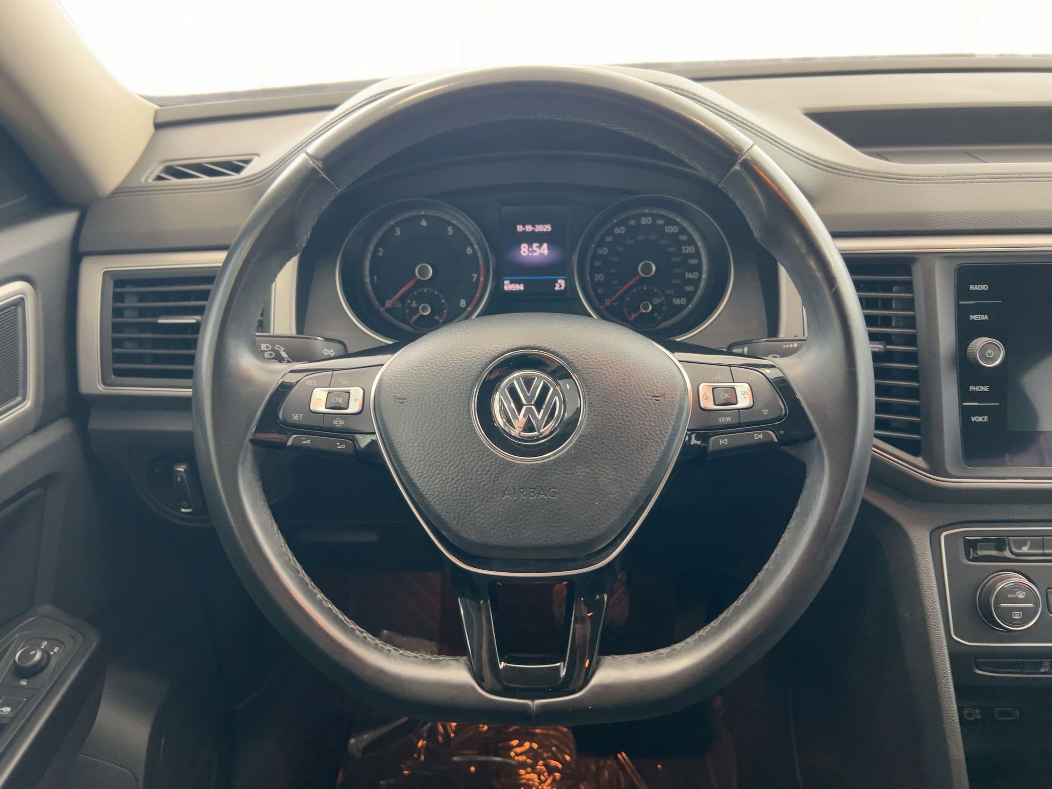 Used 2019 Volkswagen Atlas SE w/ Towing Package image 17