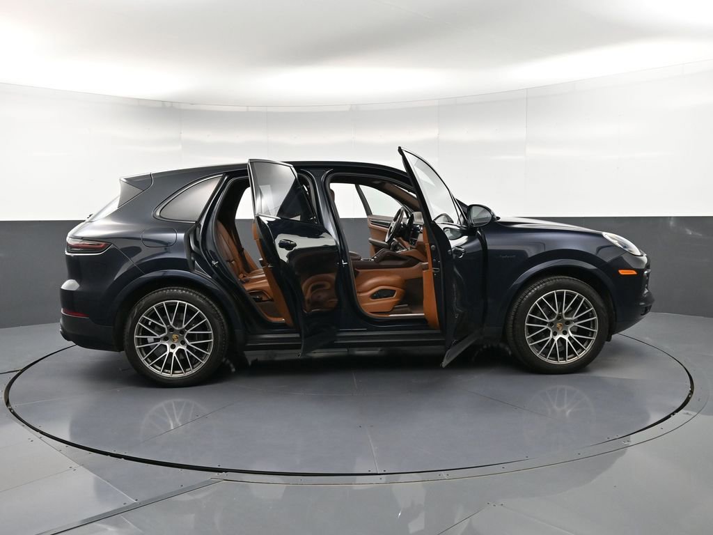 Certified 2023 Porsche Cayenne Platinum Edition AWD/4WD image 35