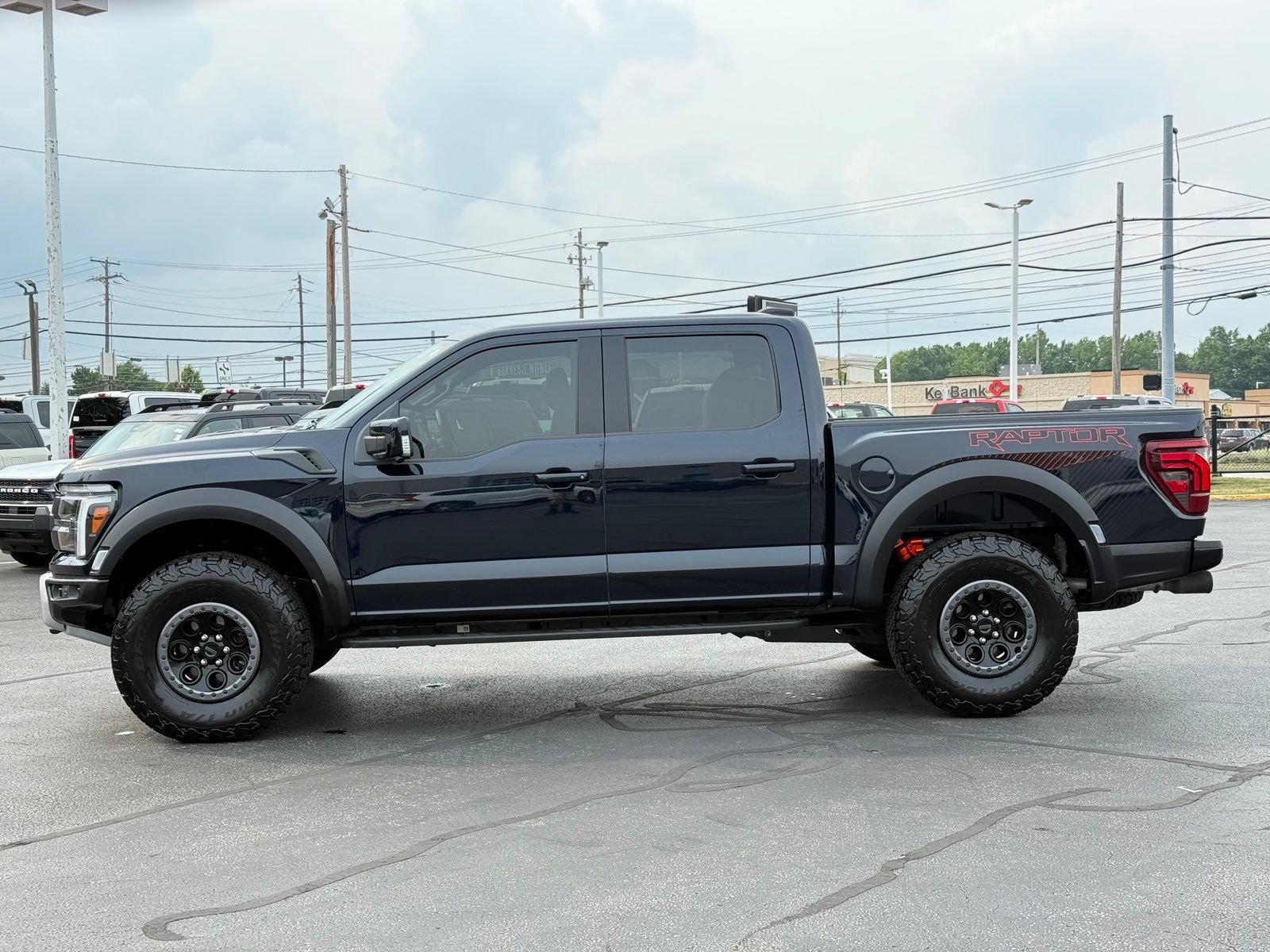 Used 2025 Ford F150 Raptor AWD/4WD image 7
