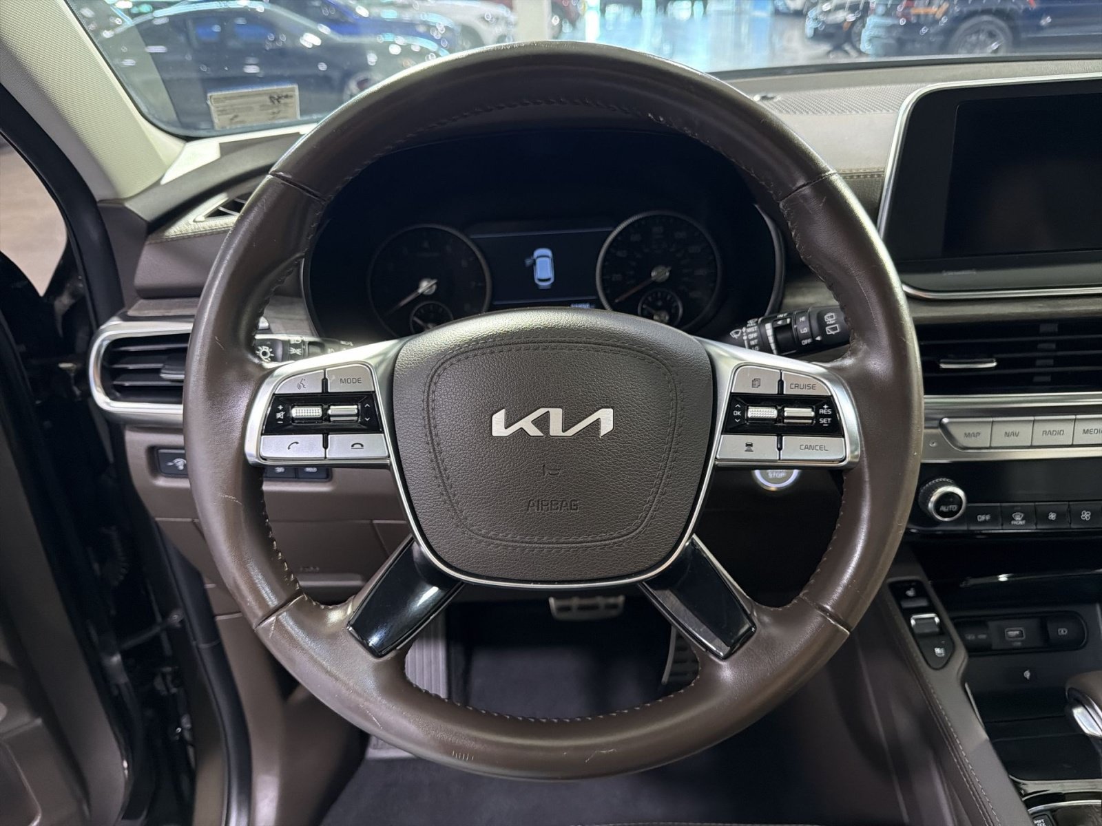 Used 2022 Kia Telluride SX w/ Towing Package FWD image 28