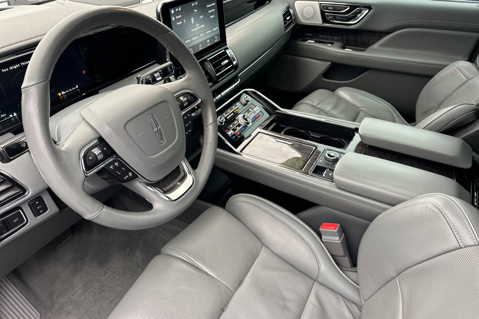 Used 2019 Lincoln Navigator Reserve image 10