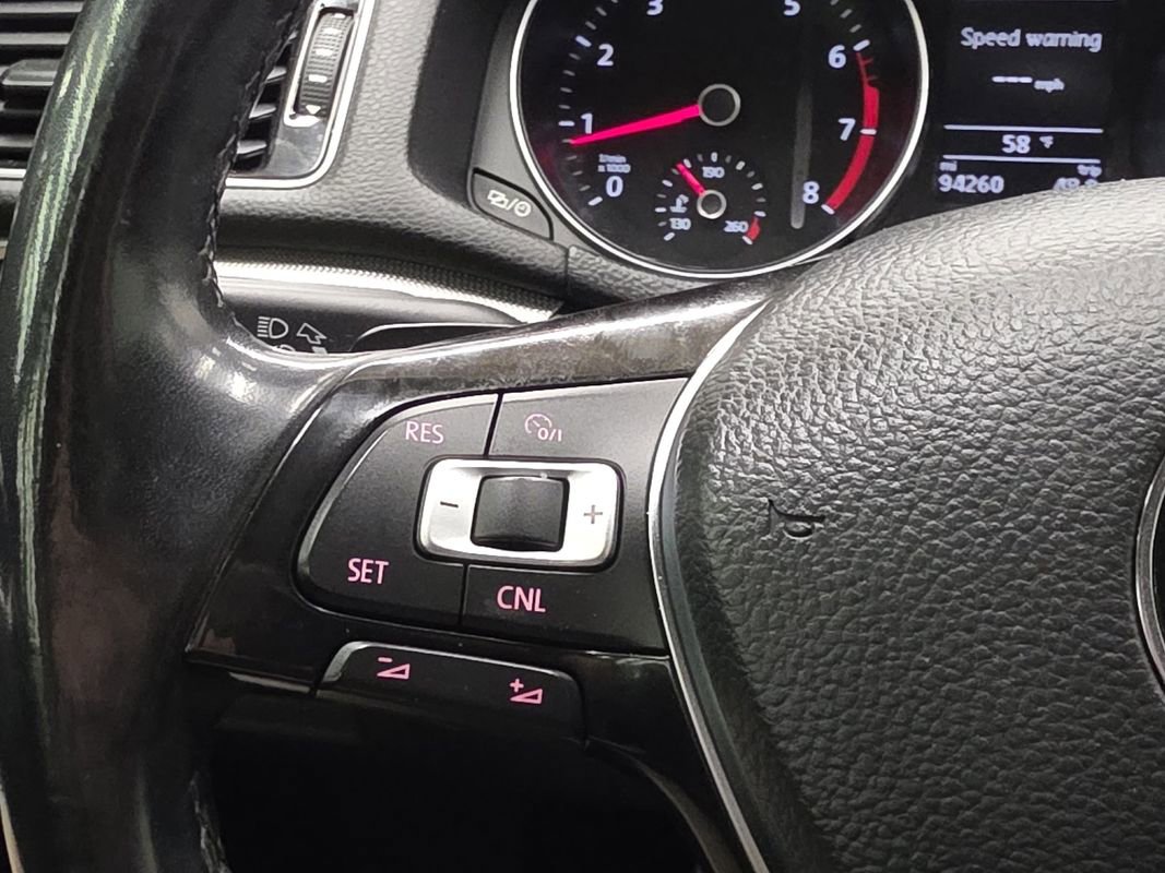 Used 2017 Volkswagen Passat 1.8T R-Line w/ R-Line Lighting Package image 36