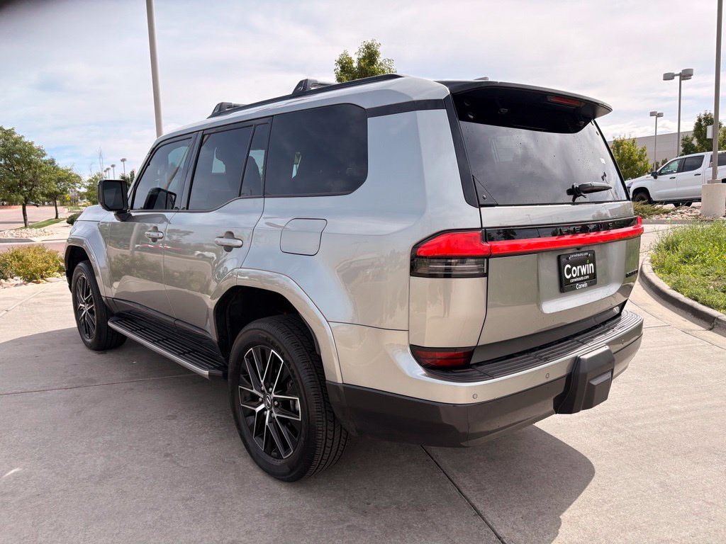 Used 2025 Lexus GX 550 w/ Accessory Package (2T) AWD/4WD image 6