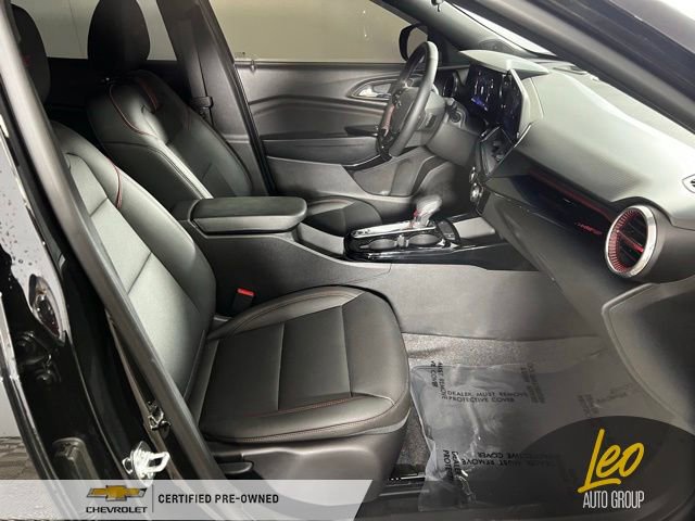 Used 2025 Chevrolet Trax RS w/ Driver Confidence Package FWD image 26