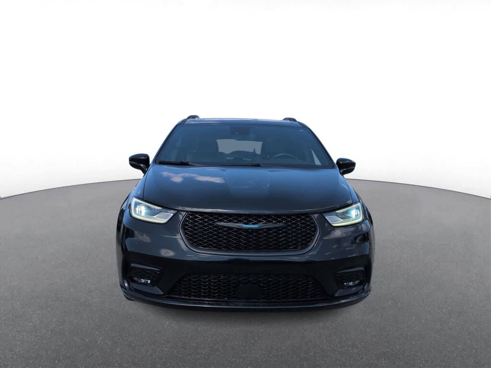 Used 2021 Chrysler Pacifica Limited w/ S Appearance Package FWD image 3