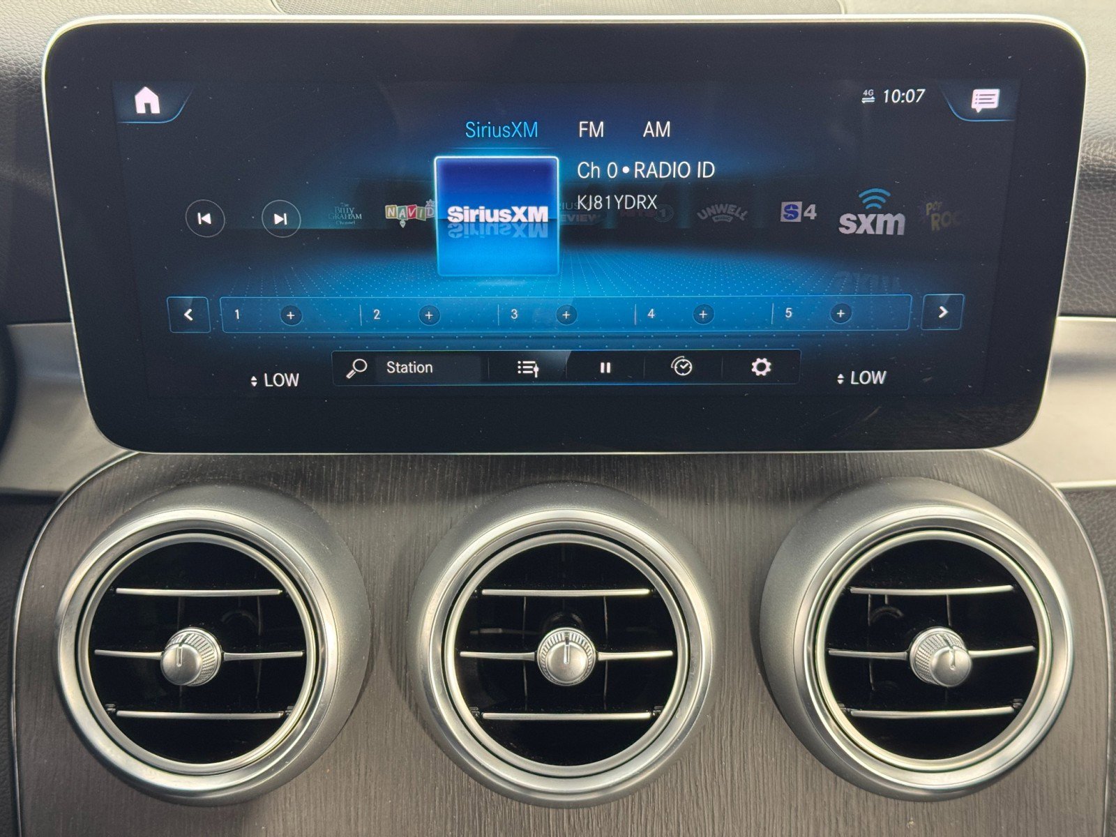 Used 2021 Mercedes-Benz GLC 300 w/ Premium Package image 25