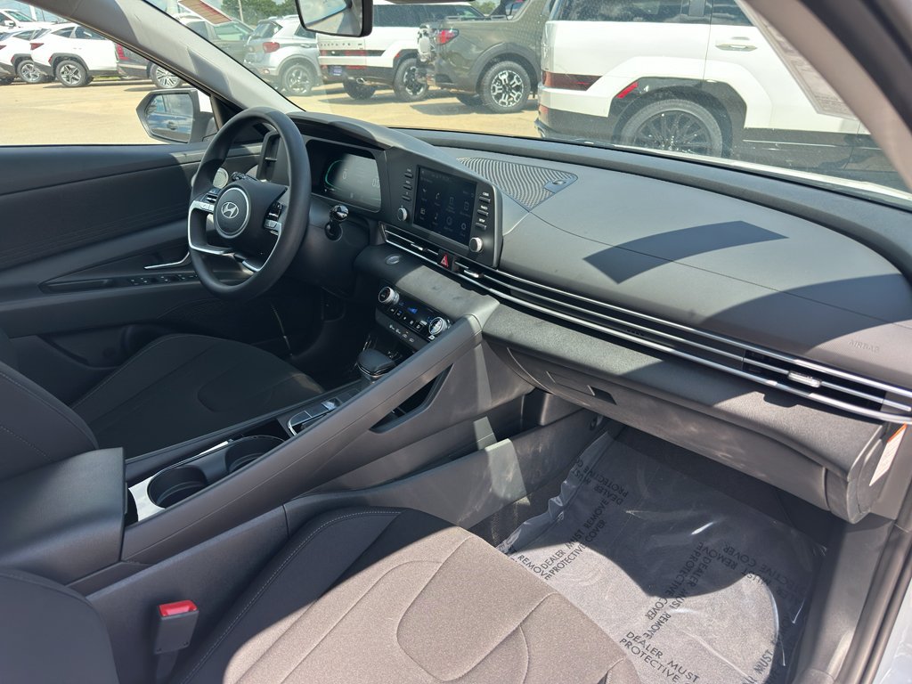 New 2026 Hyundai Elantra Hybrid FWD image 26