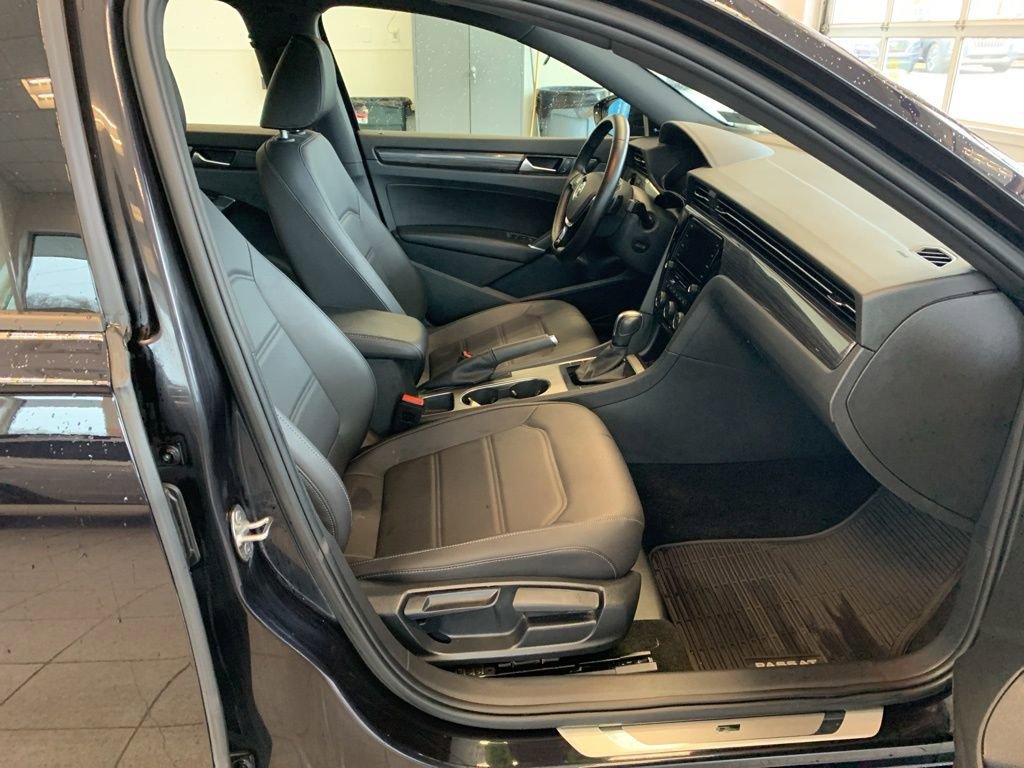 Used 2021 Volkswagen Passat 2.0T R-Line w/ Luggage Net & Mats Package image 21