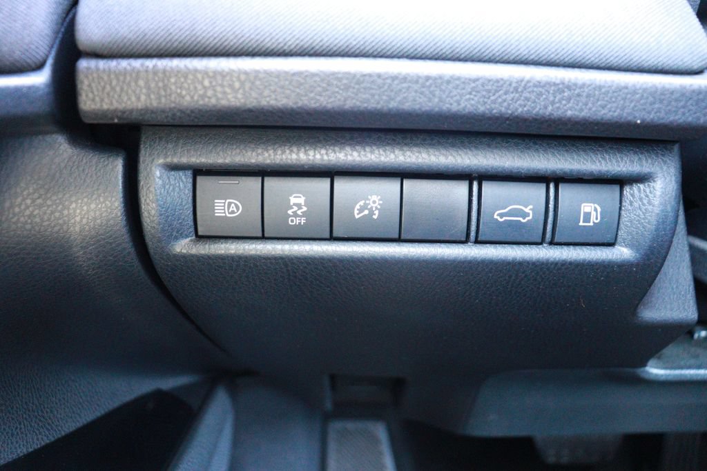 Used 2025 Toyota Camry LE w/ Convenience Package FWD image 25