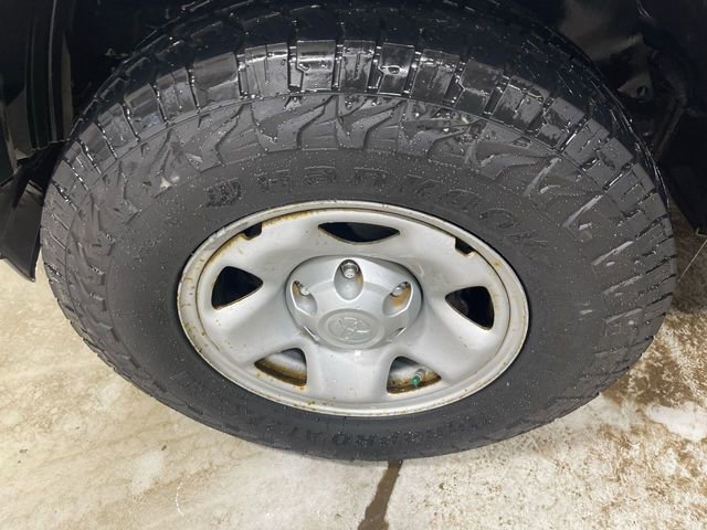 Used 2016 Toyota Tacoma SR image 10