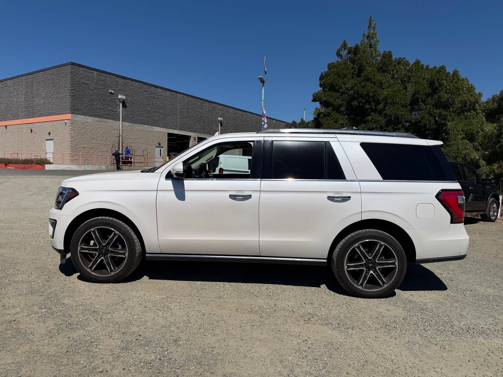 Certified 2019 Ford Expedition Limited w/ Special Edition Package AWD/4WD image 2