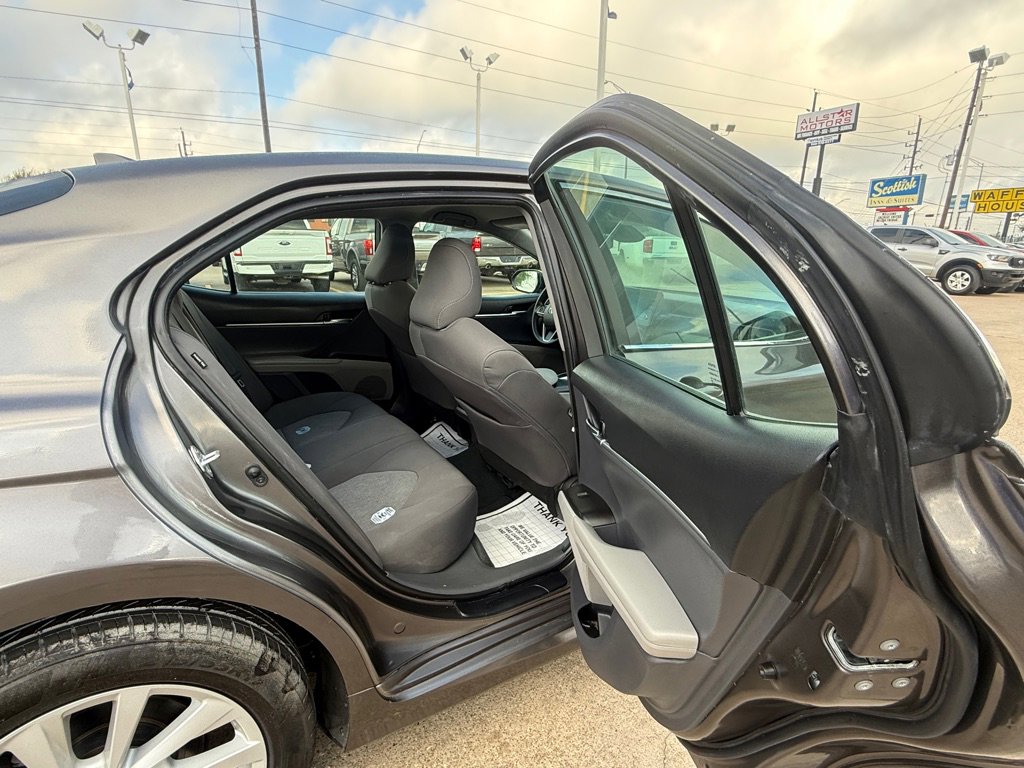 Used 2023 Toyota Camry LE FWD image 9