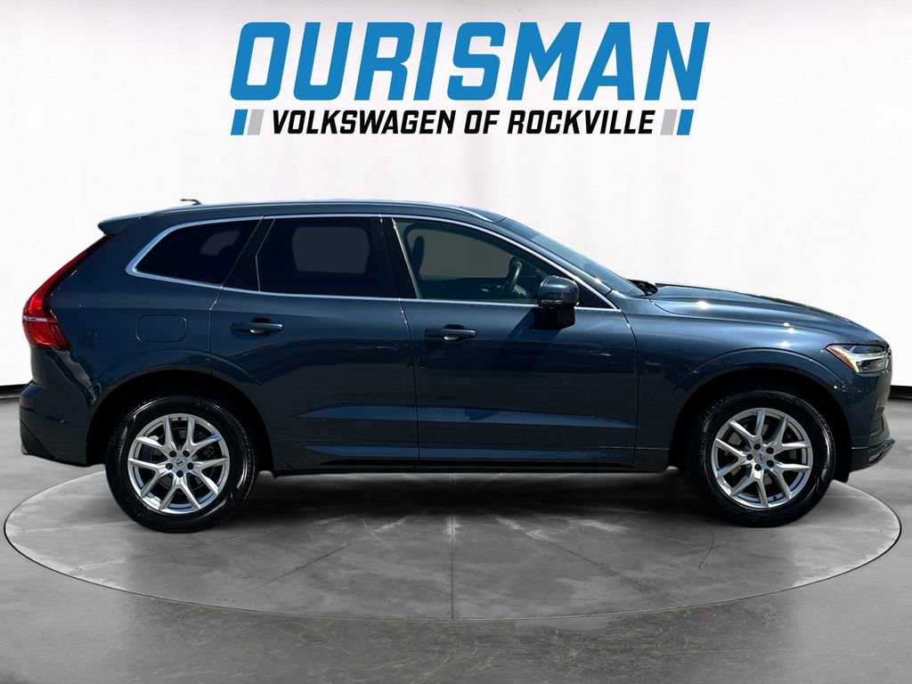 Used 2021 Volvo XC60 T5 Momentum image 7