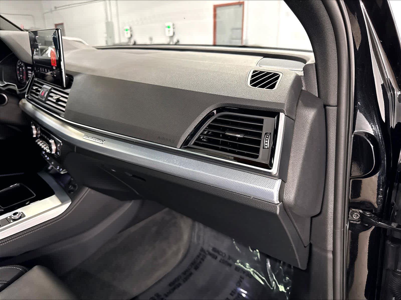 Used 2024 Audi Q5 2.0T Premium Plus AWD/4WD image 18
