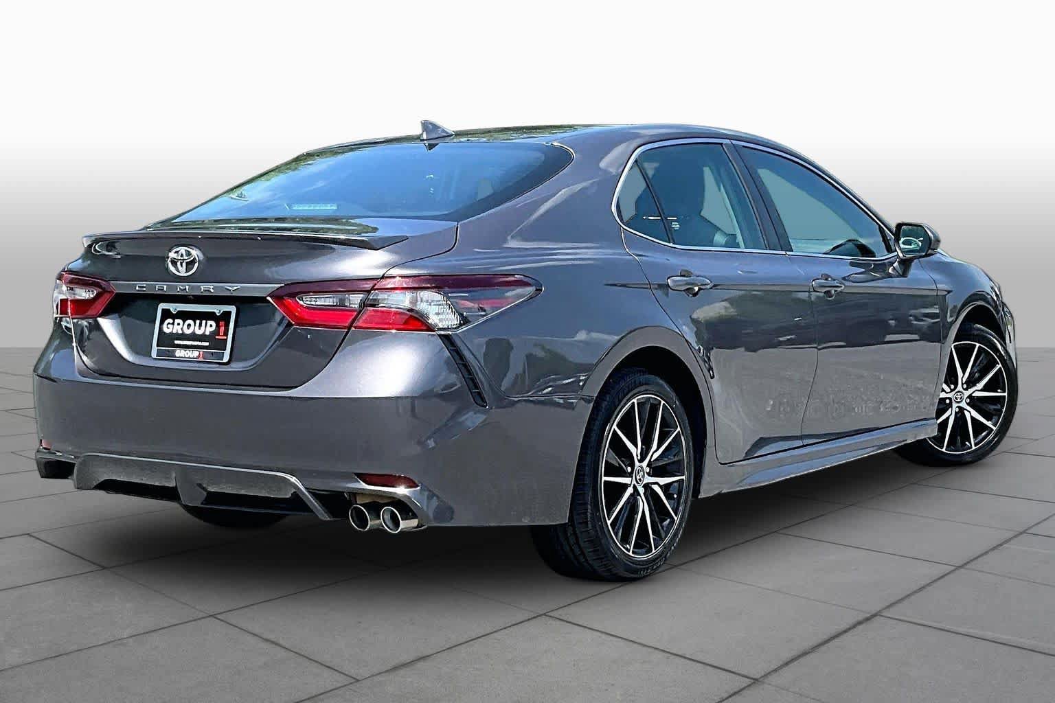 Used 2023 Toyota Camry SE FWD image 13