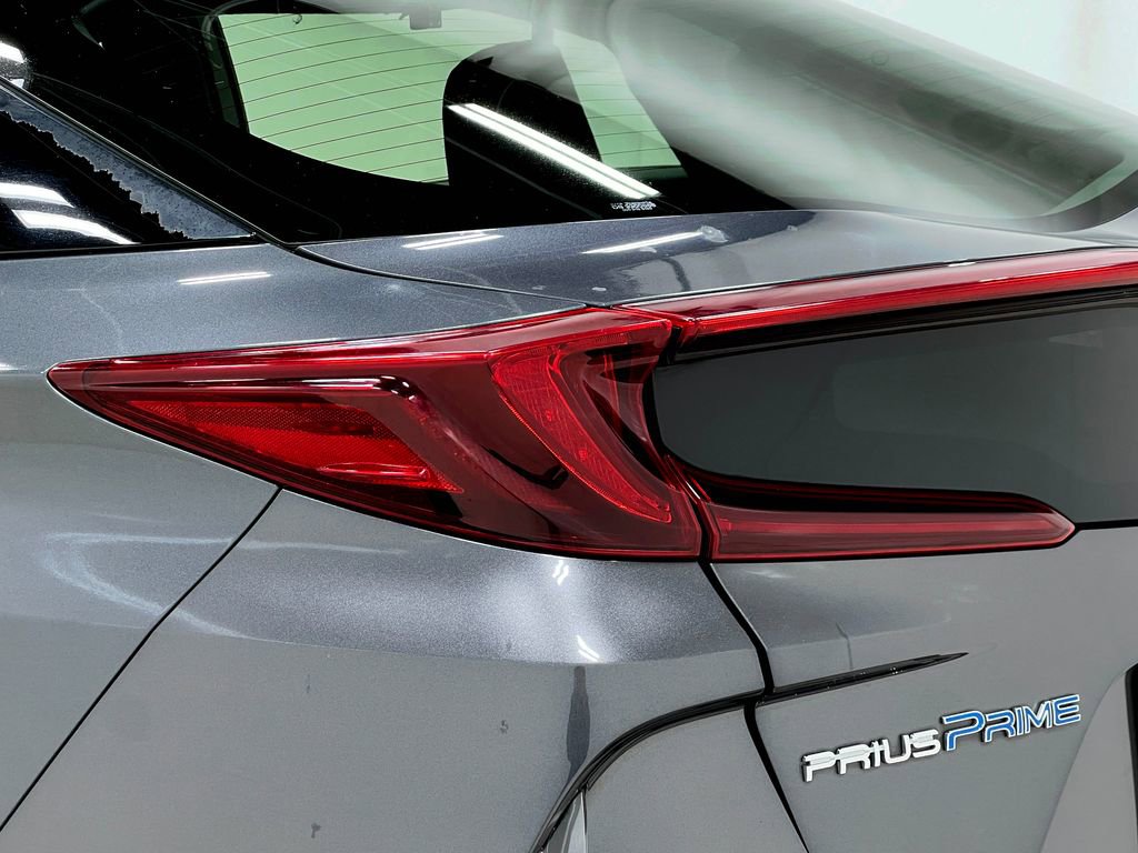 Used 2017 Toyota Prius Prime Advanced FWD image 34
