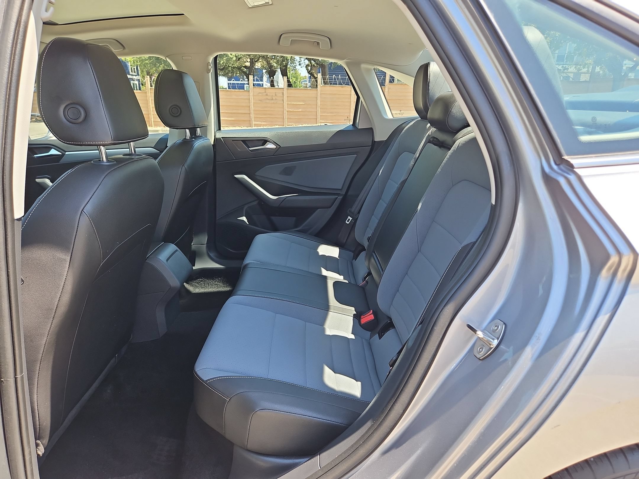 Used 2025 Volkswagen Jetta SE FWD image 14