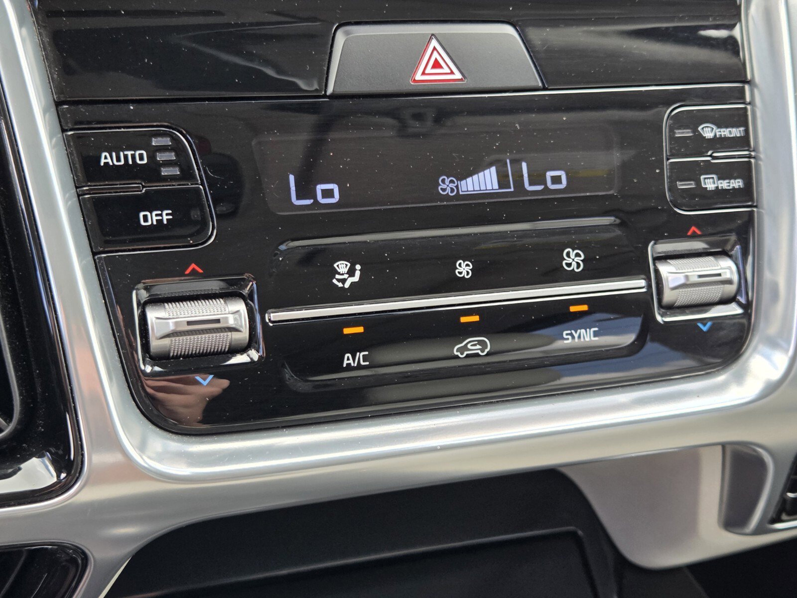 Used 2023 Kia Sorento SX image 18