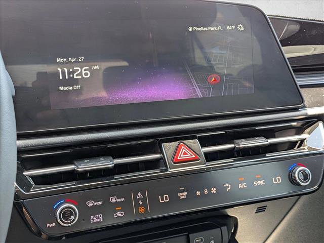 Used 2025 Kia Niro EX FWD image 6