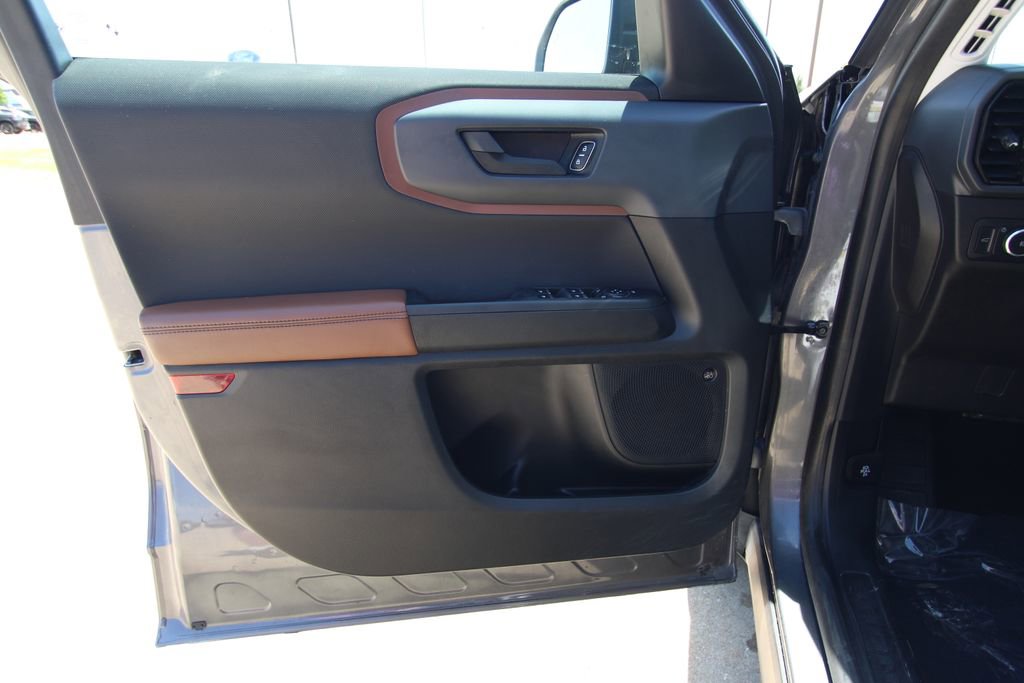 Used 2021 Ford Bronco Sport Outer Banks w/ Outer Banks Package AWD/4WD image 39