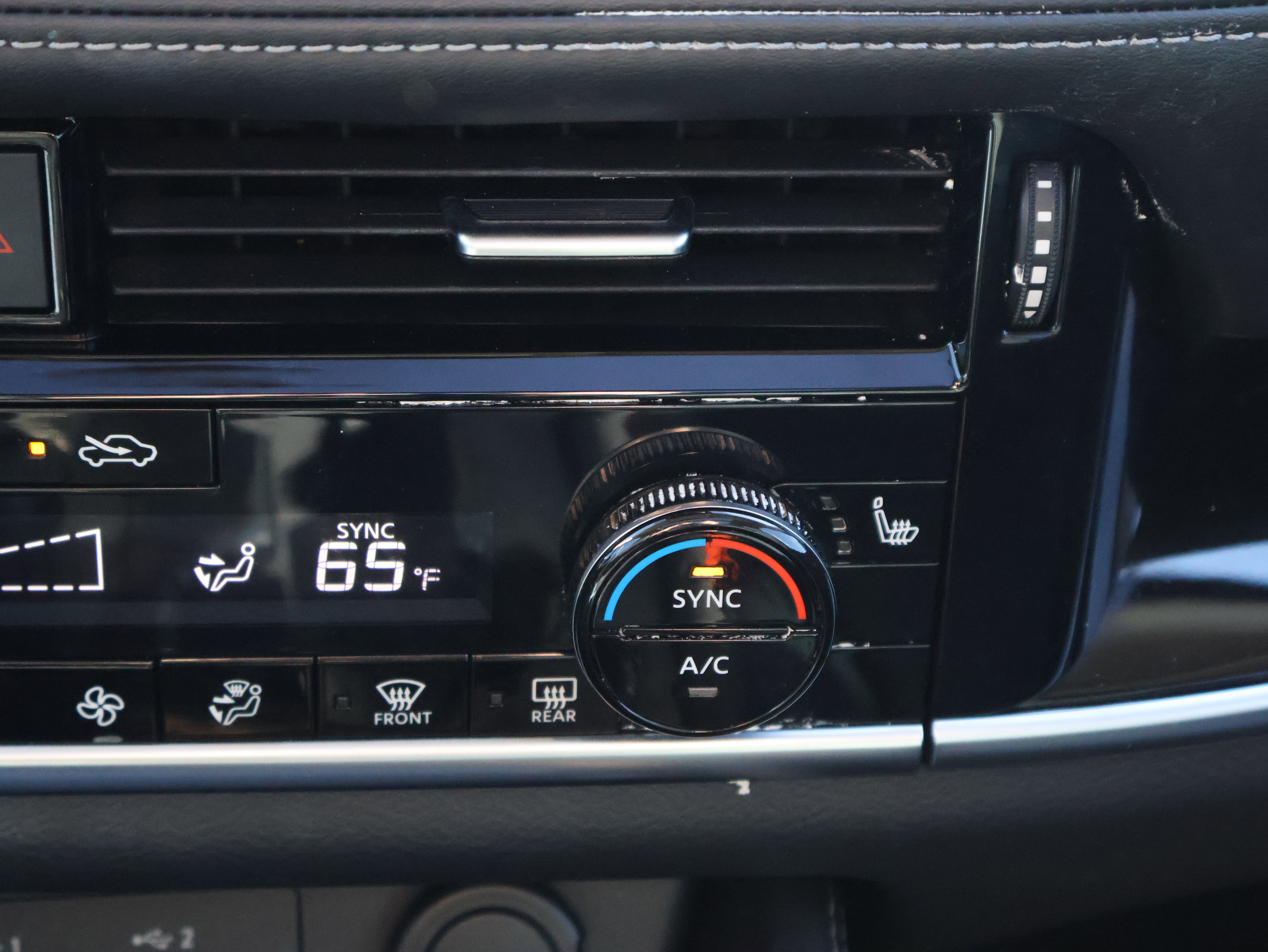 Used 2022 Nissan Rogue SL image 30