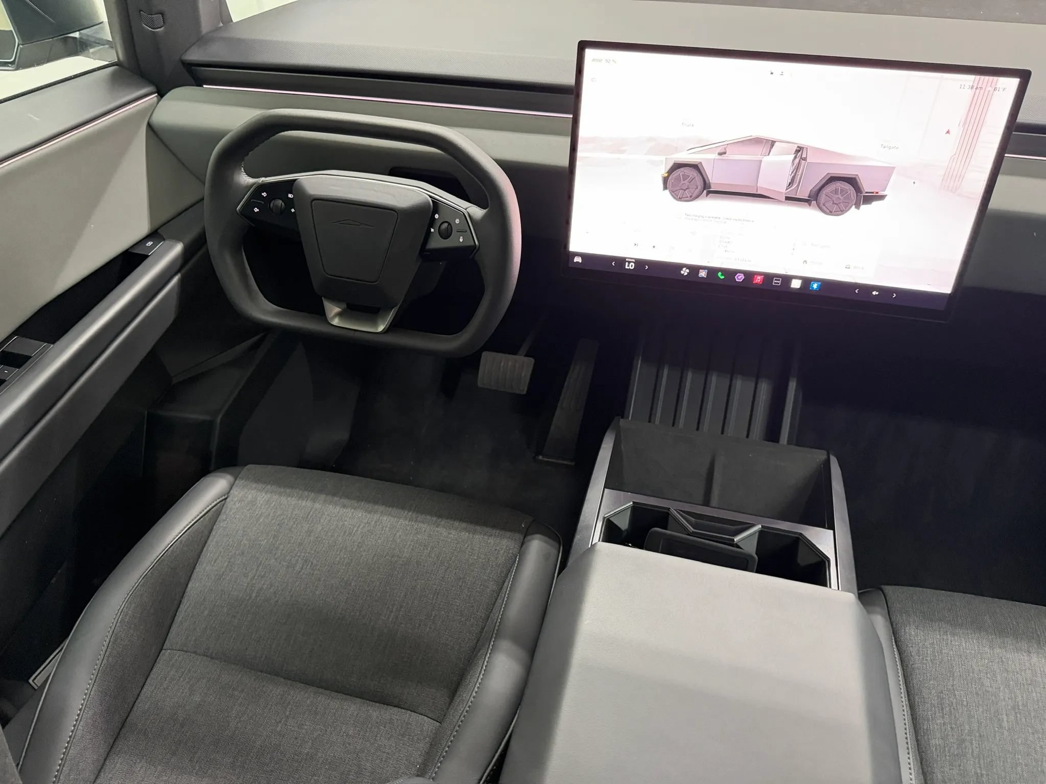Used 2025 Tesla Cybertruck 2WD Crew Cab image 79