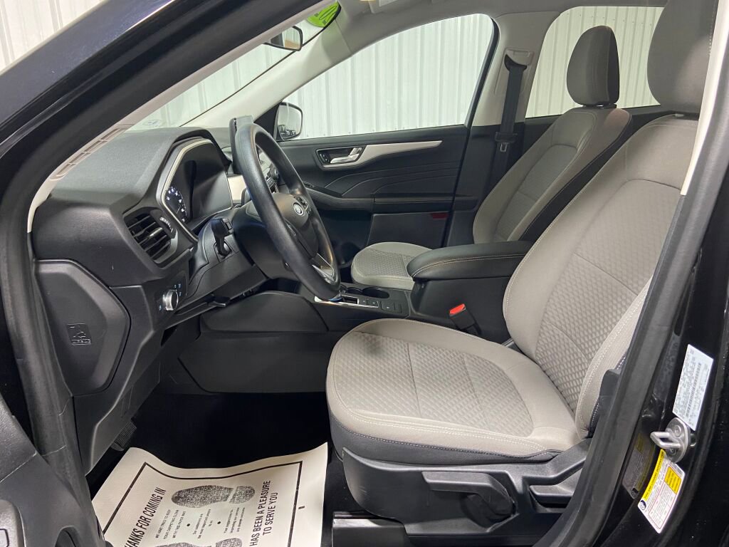 Used 2021 Ford Escape SE image 9