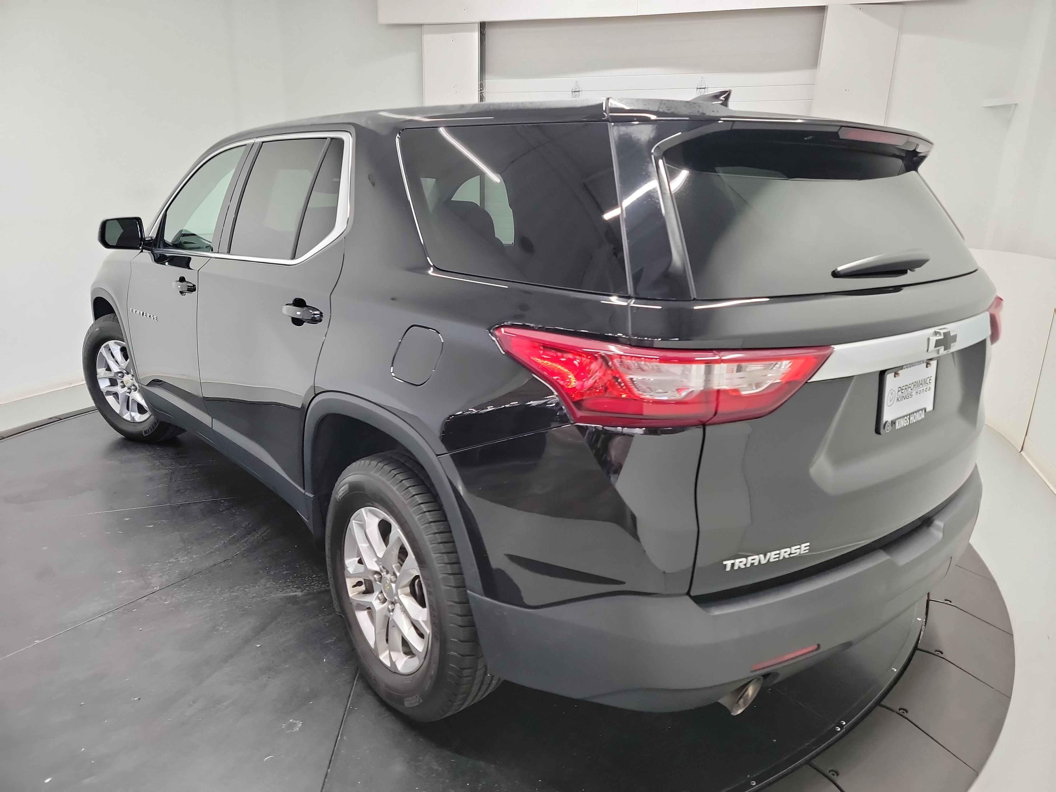 Used 2019 Chevrolet Traverse LS FWD image 6
