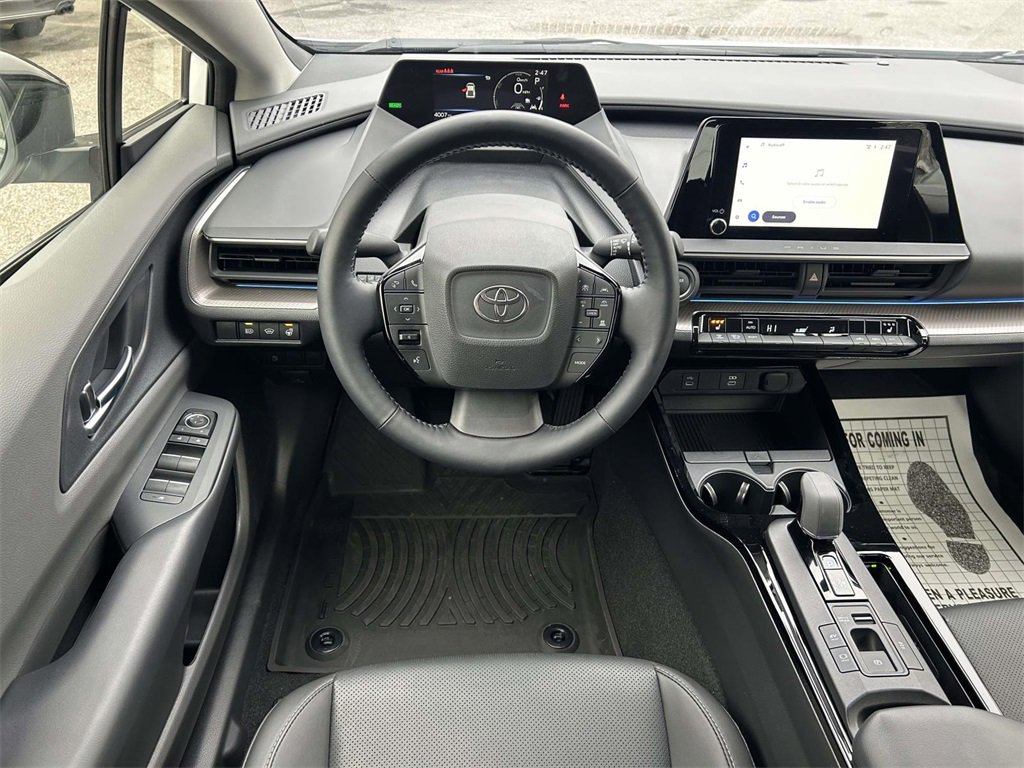 Used 2025 Toyota Prius XLE image 14