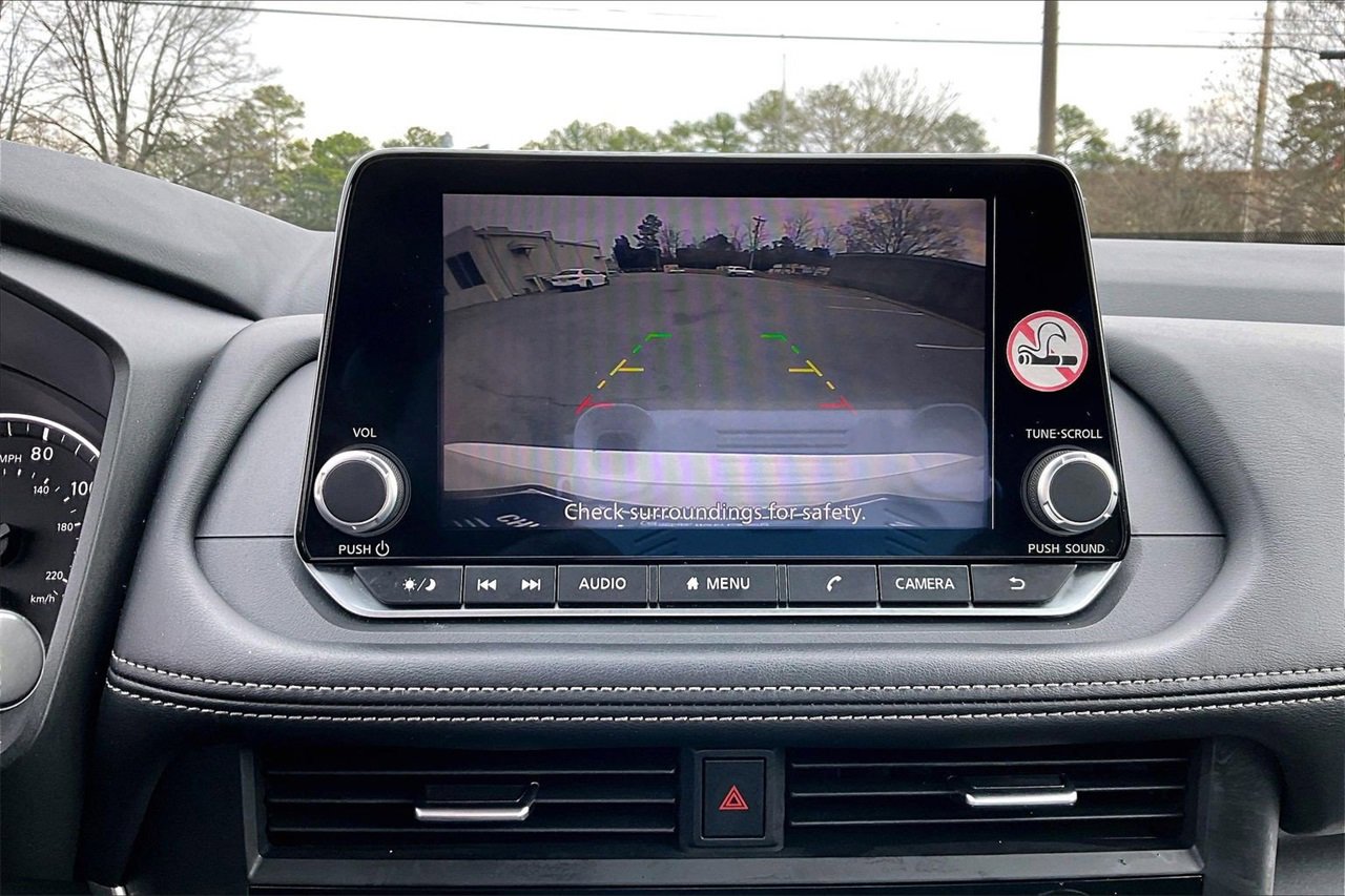 Used 2024 Nissan Rogue SV image 12