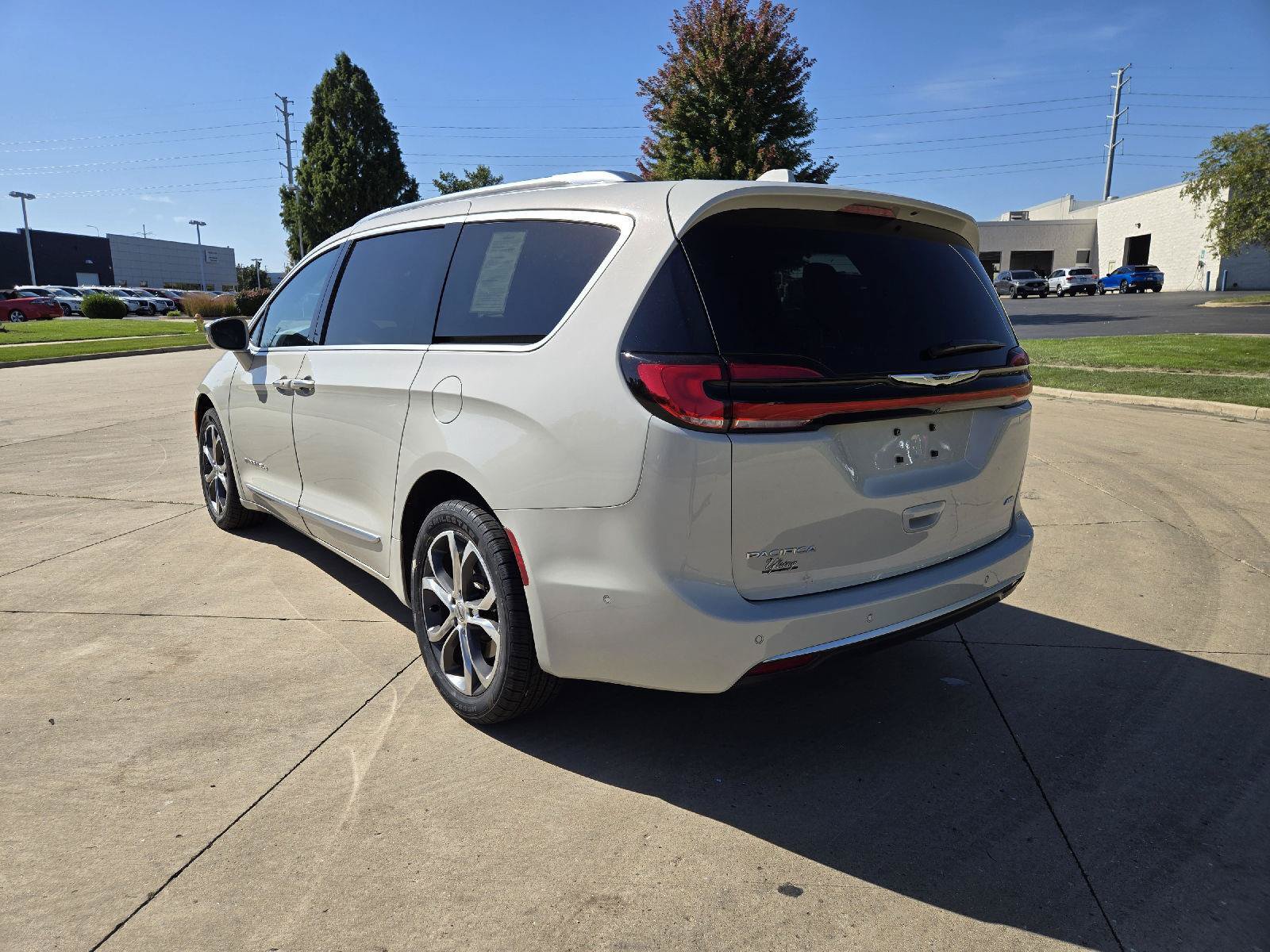 Used 2021 Chrysler Pacifica Pinnacle AWD/4WD image 6