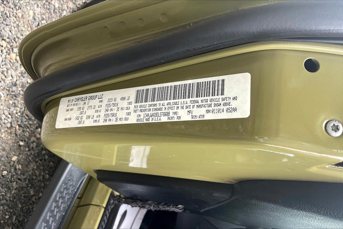 Used 2013 Jeep Wrangler Sport AWD/4WD image 18
