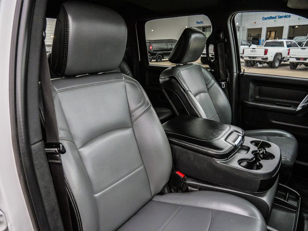 Used 2024 RAM 2500 Tradesman w/ Chrome Appearance Group image 18