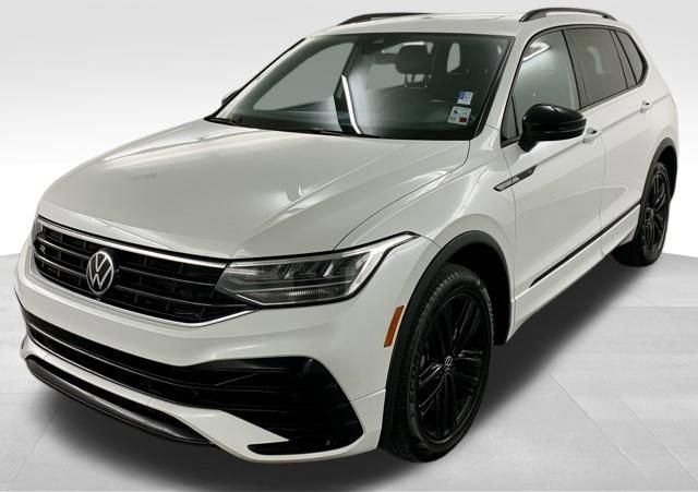 Used 2022 Volkswagen Tiguan SE R-Line AWD/4WD image 4
