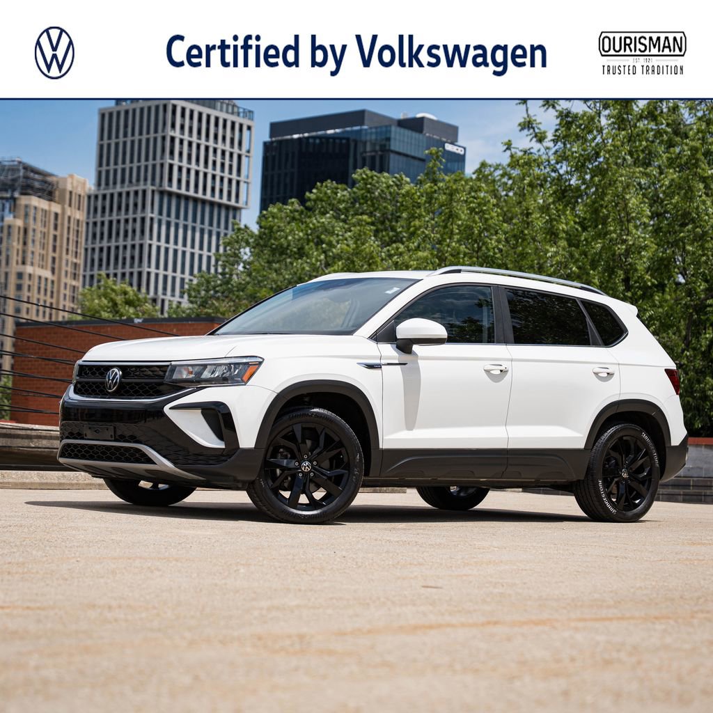 Used 2023 Volkswagen Taos SE w/ Panoramic Sunroof Package