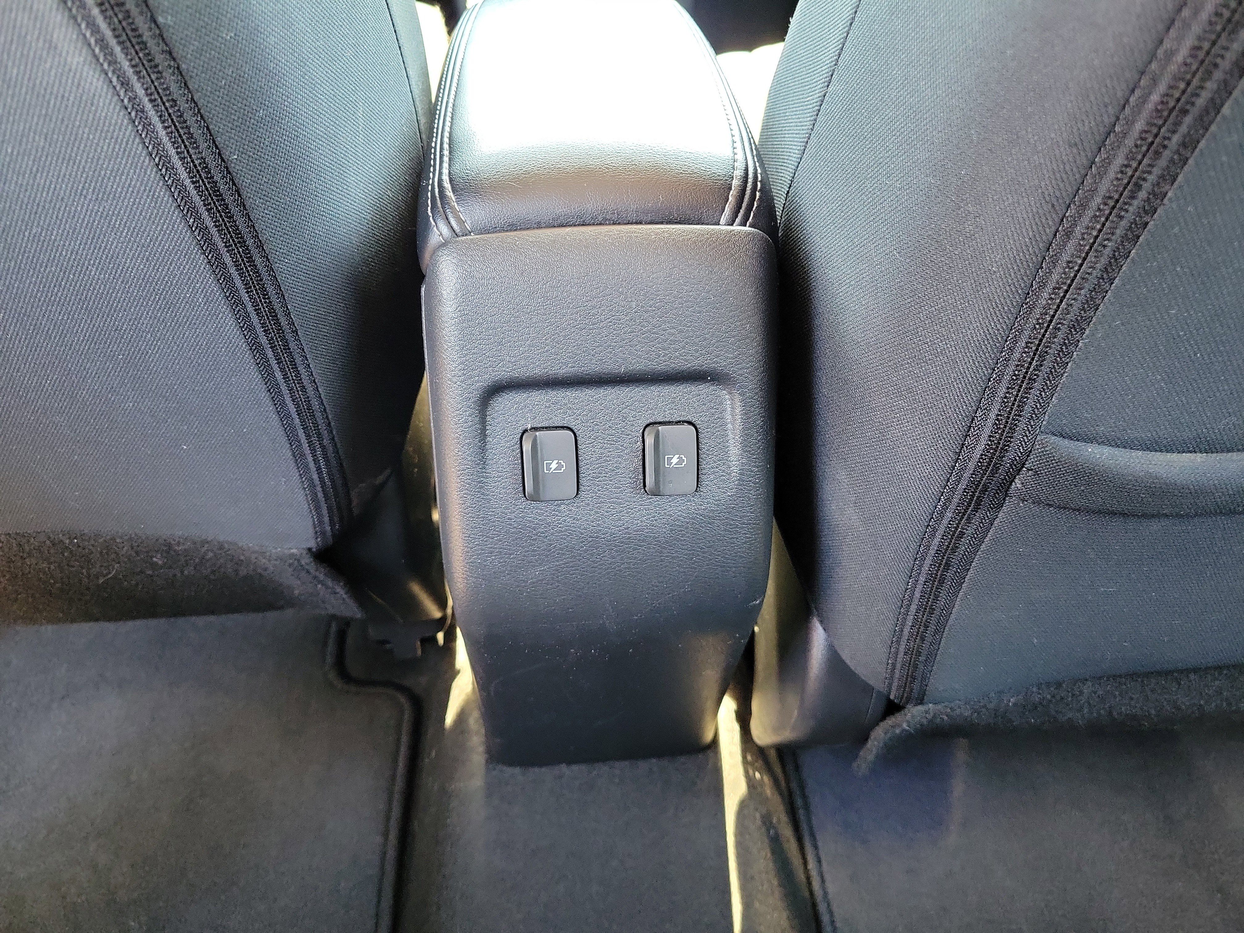 Used 2023 Nissan Kicks SV image 11