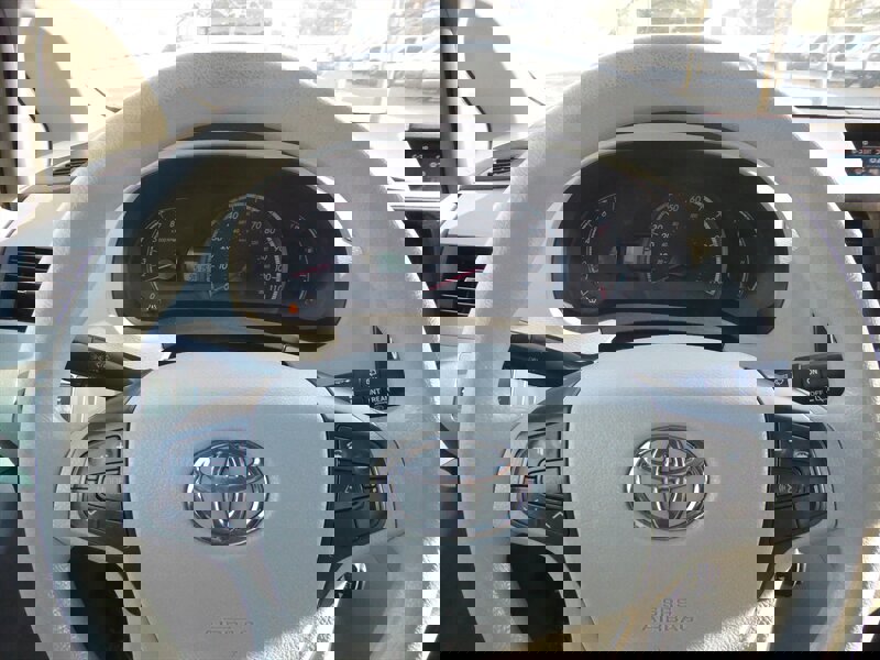 Used 2014 Toyota Sienna LE image 11