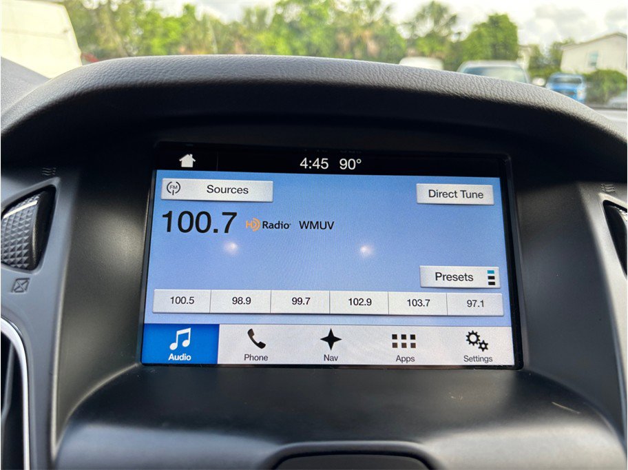Used 2017 Ford Focus SEL FWD image 21